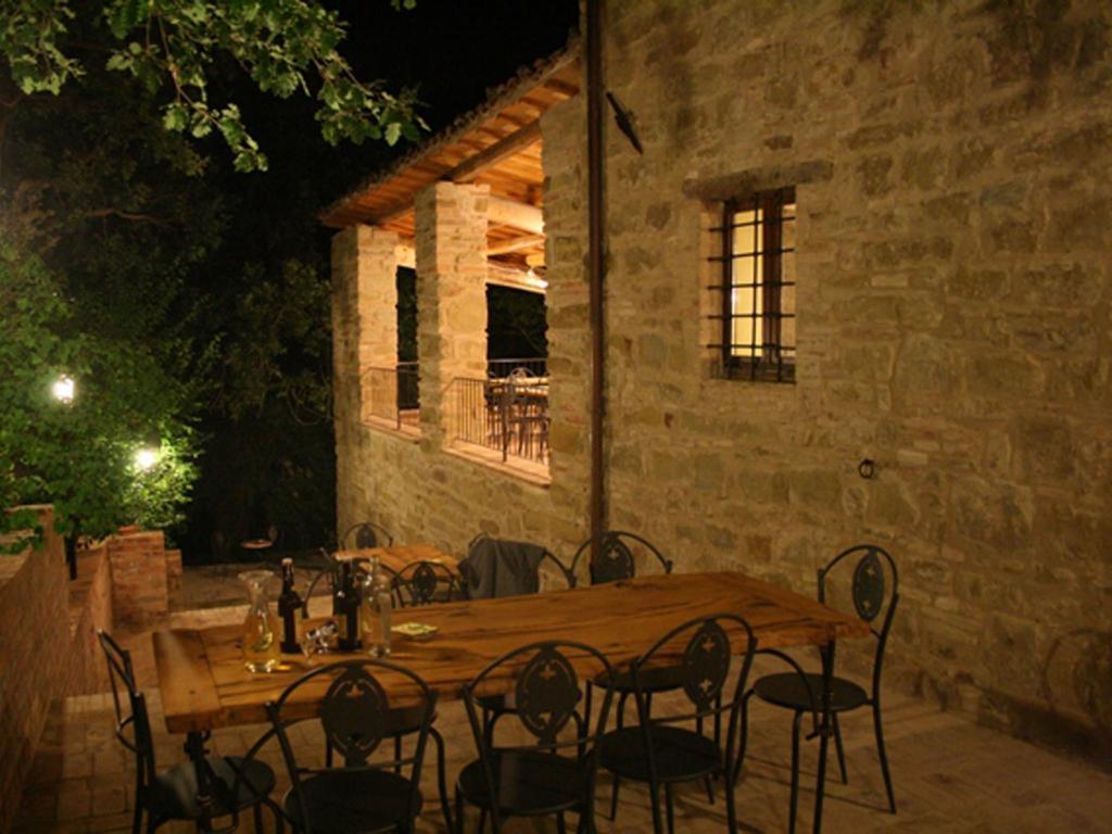 Locanda Dell'Istrice 카메리아노 외부 사진
